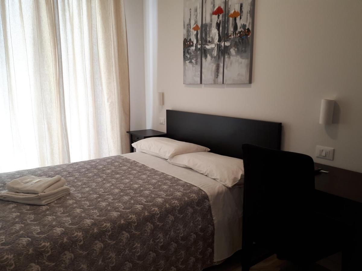 בולוניה Soleluna Fiera 6 Rooms מראה חיצוני תמונה