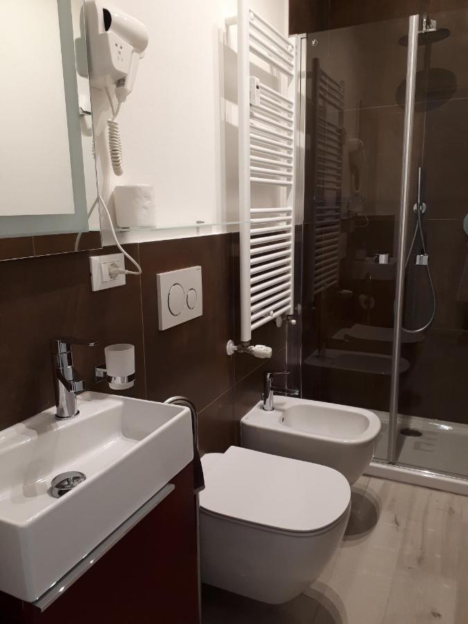 בולוניה Soleluna Fiera 6 Rooms מראה חיצוני תמונה