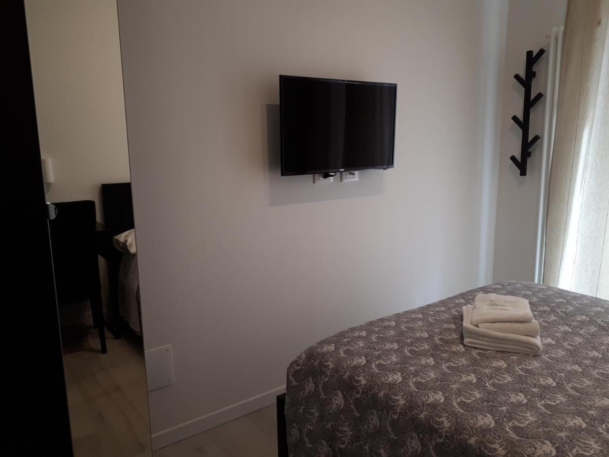 בולוניה Soleluna Fiera 6 Rooms מראה חיצוני תמונה
