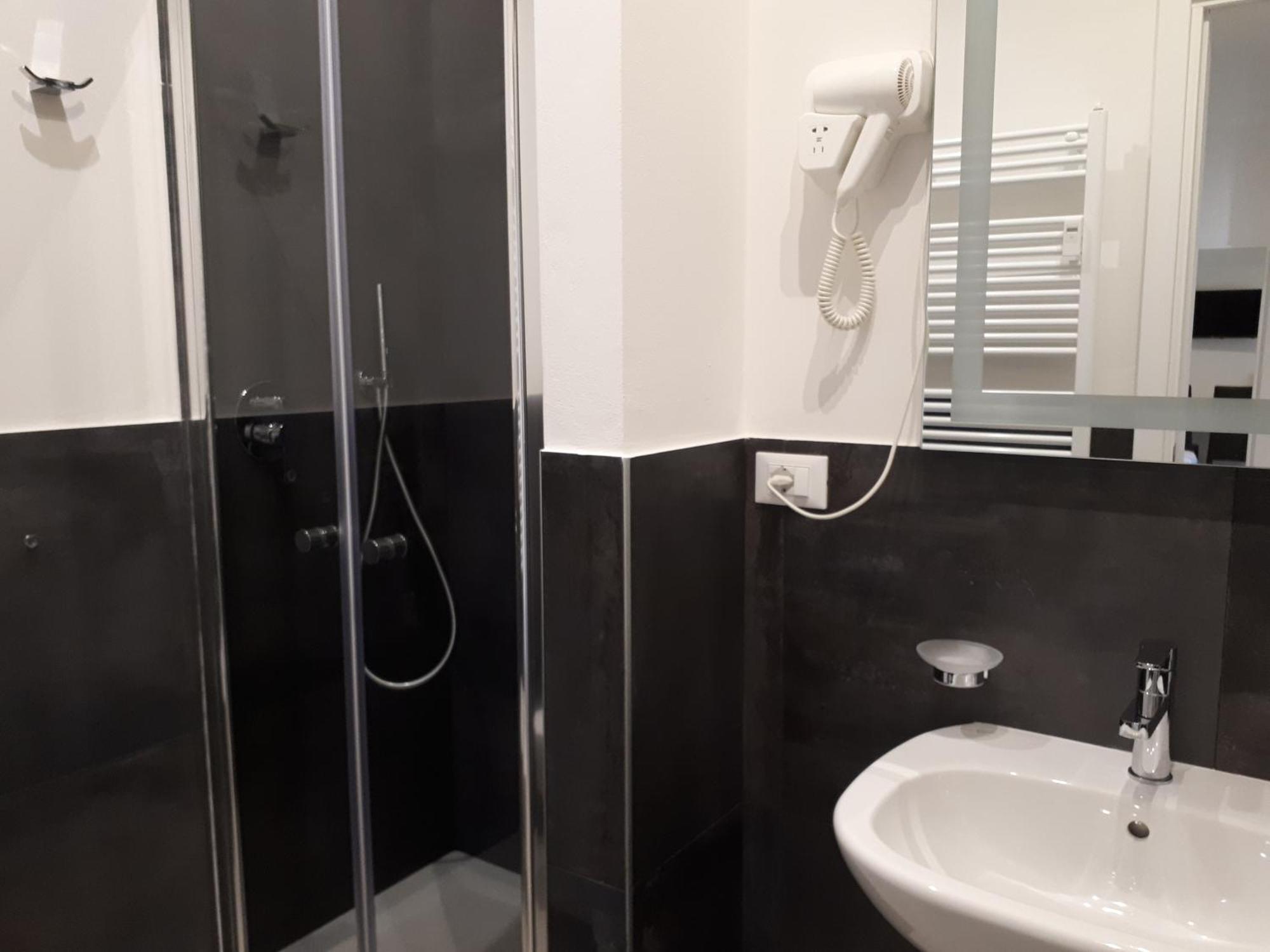בולוניה Soleluna Fiera 6 Rooms מראה חיצוני תמונה