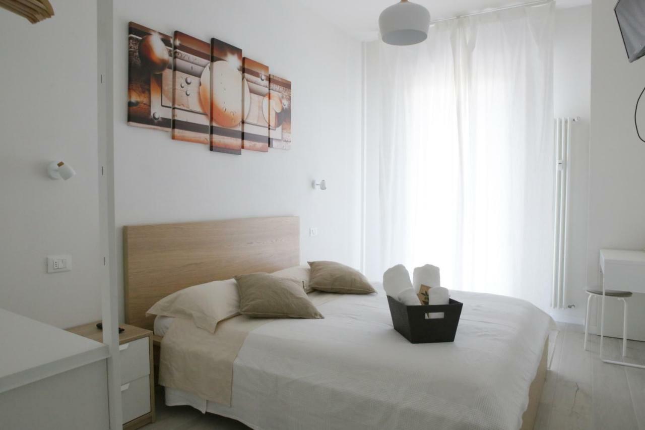 בולוניה Soleluna Fiera 6 Rooms מראה חיצוני תמונה