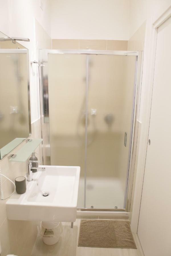 בולוניה Soleluna Fiera 6 Rooms מראה חיצוני תמונה