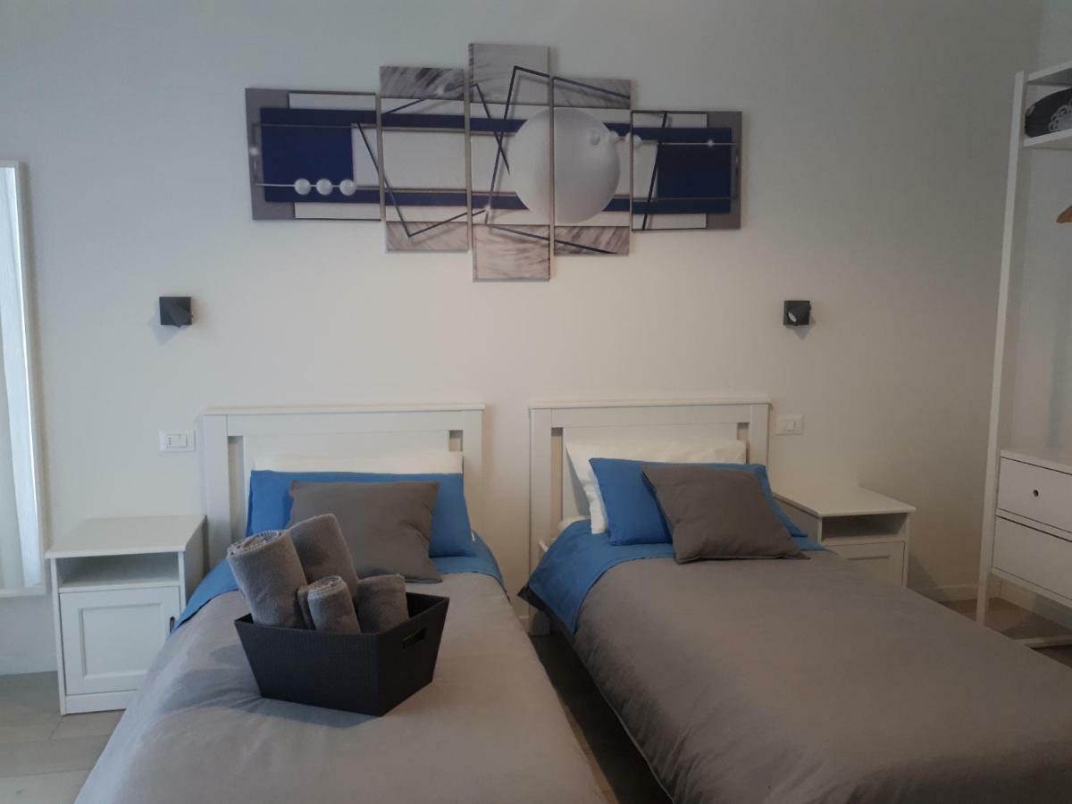 בולוניה Soleluna Fiera 6 Rooms מראה חיצוני תמונה